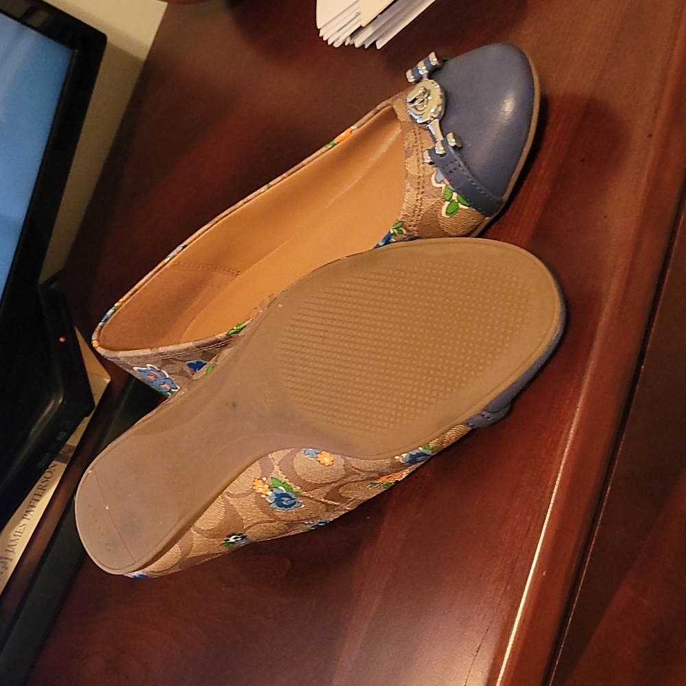 Coach Shoes - Picture 3 of 4